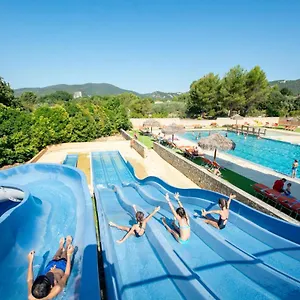 https://auberge-les-hautes-prairies.fr-provencehotel.com